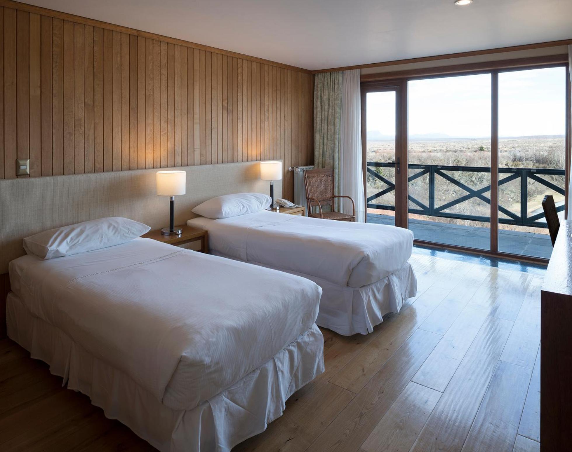 Hotel Y Cabanas Llanuras De Diana - Caja Los Andes Пуэрто-Наталес Экстерьер фото