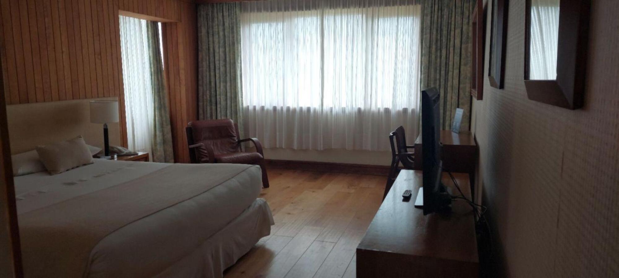 Hotel Y Cabanas Llanuras De Diana - Caja Los Andes Пуэрто-Наталес Экстерьер фото